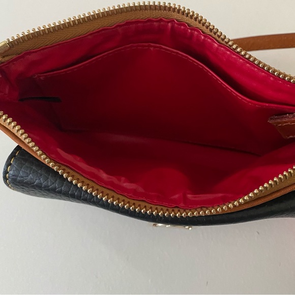 Dooney & Bourke Dillen II Pebbled Leather Wristlet / Clutch Excellent Condition - Picture 7 of 13